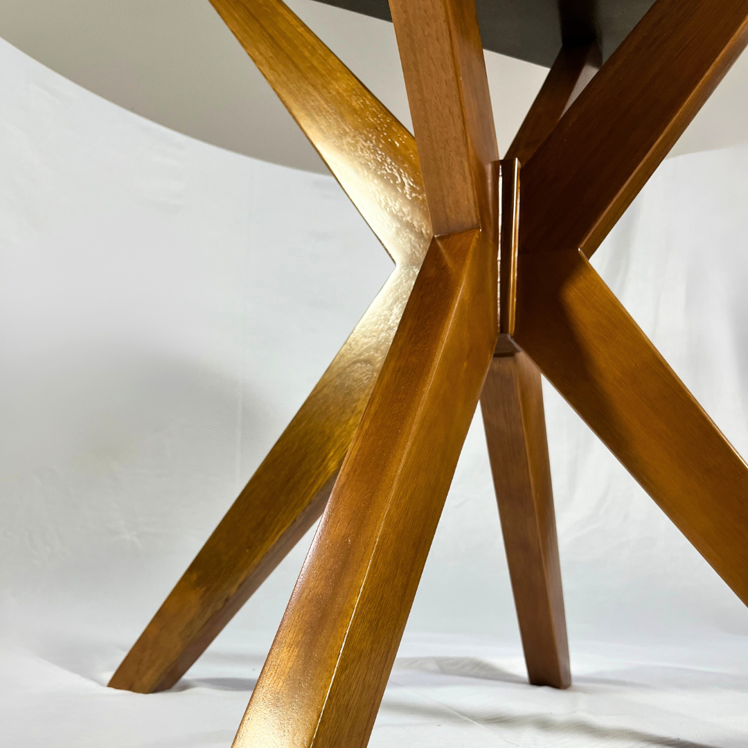 Mesa Itália Redonda: Elegância e Sofisticação para Seu Ambiente