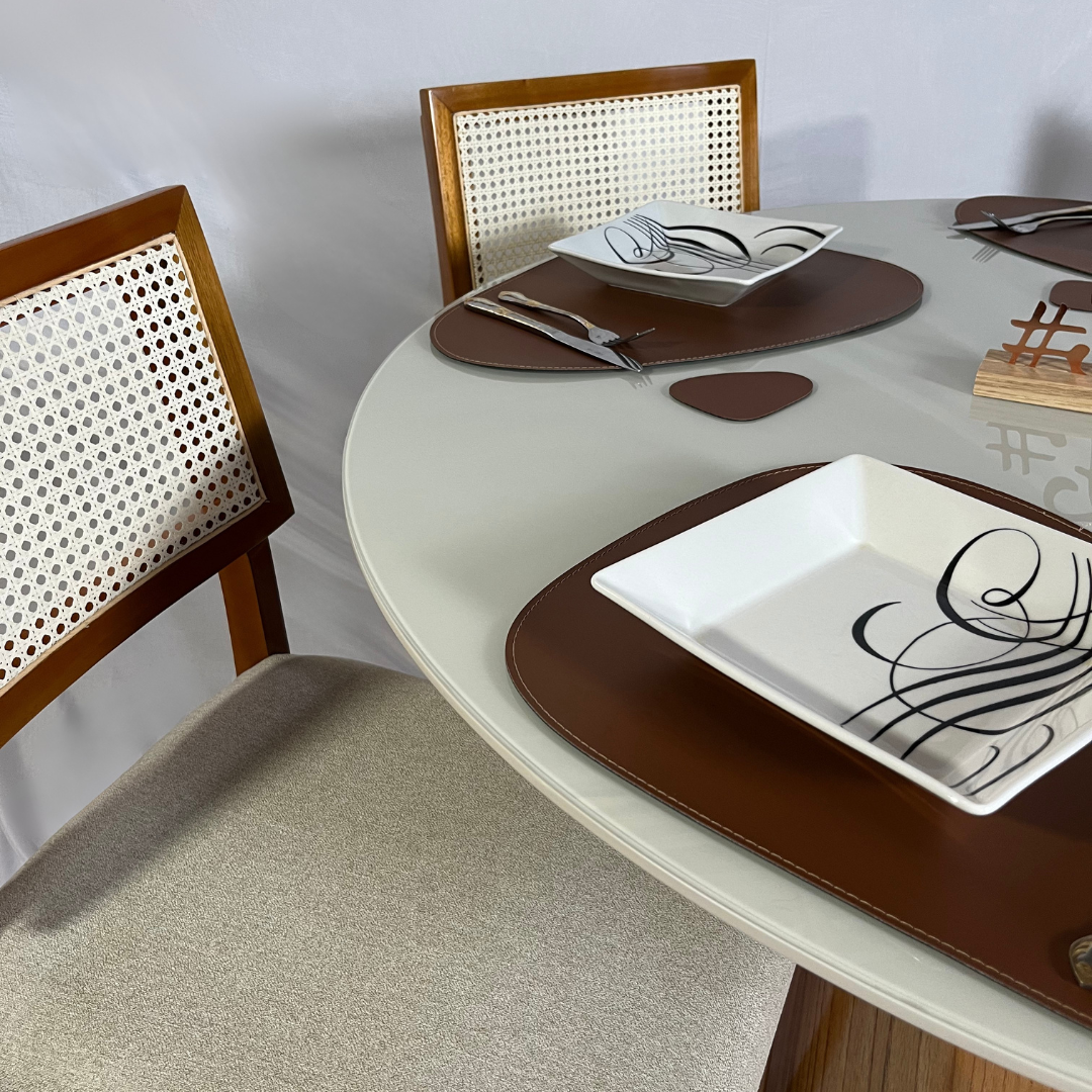 Conjunto Mesa Cone e 4 Cadeiras Estrela