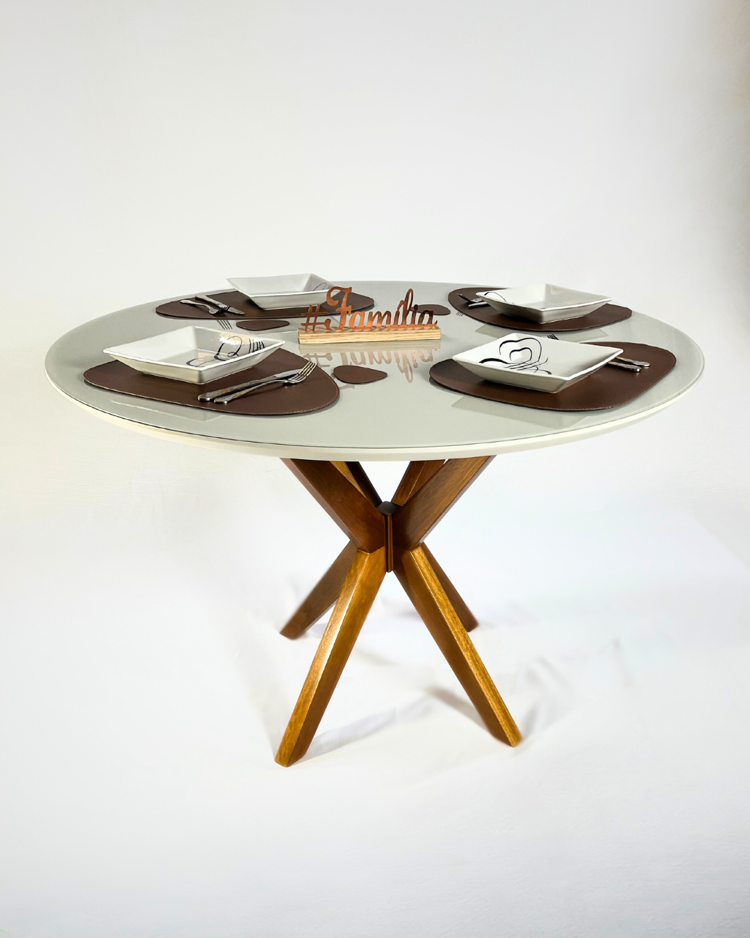 Conjunto Mesa Itália e Cadeiras Estrela de Rattan Natural – Sofisticação e Conforto