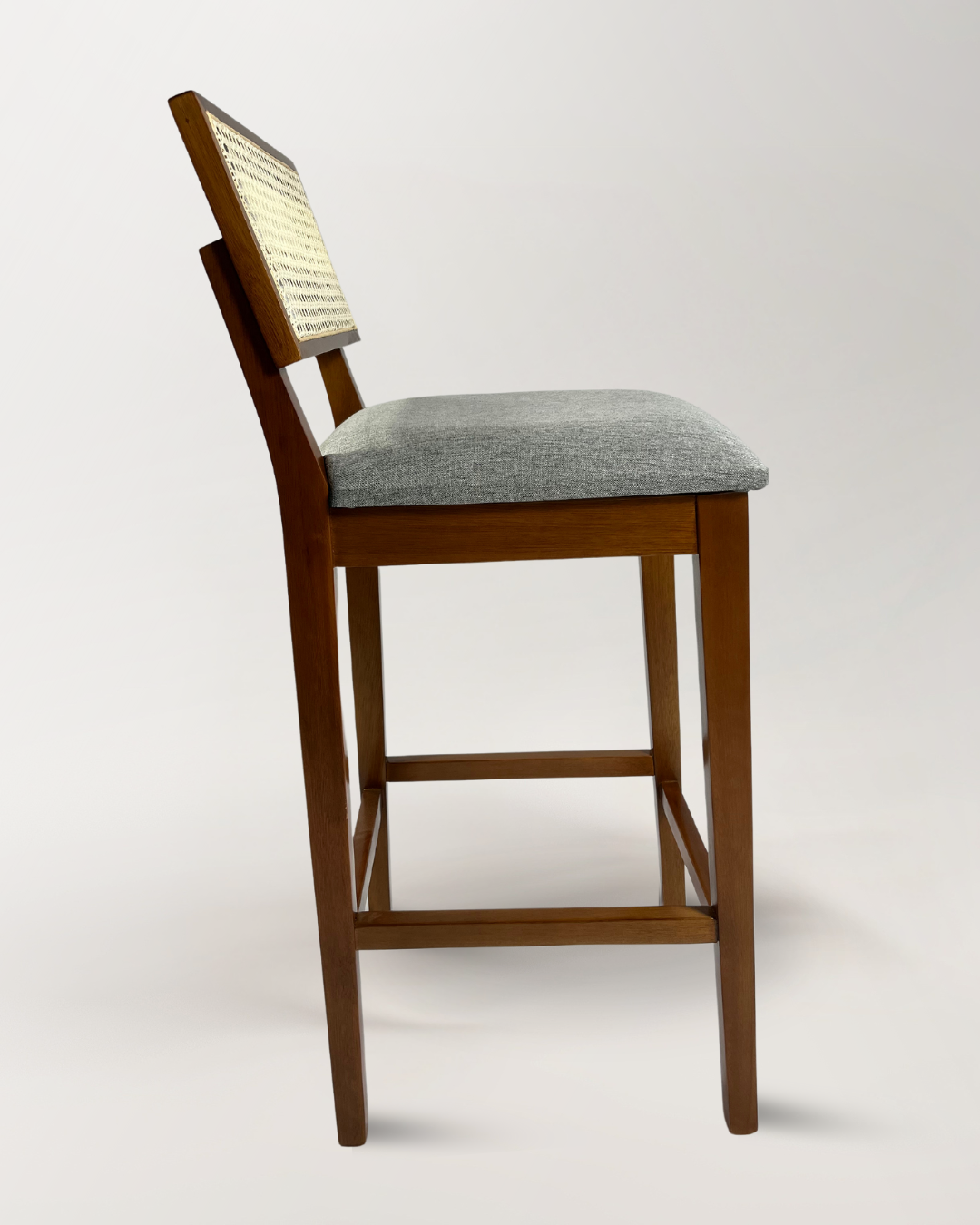 Banqueta Paris em Madeira Maciça e Rattan – Elegância e Conforto | 1m Altura