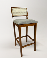 Banqueta Paris em Madeira Maciça e Rattan – Elegância e Conforto | 1m Altura
