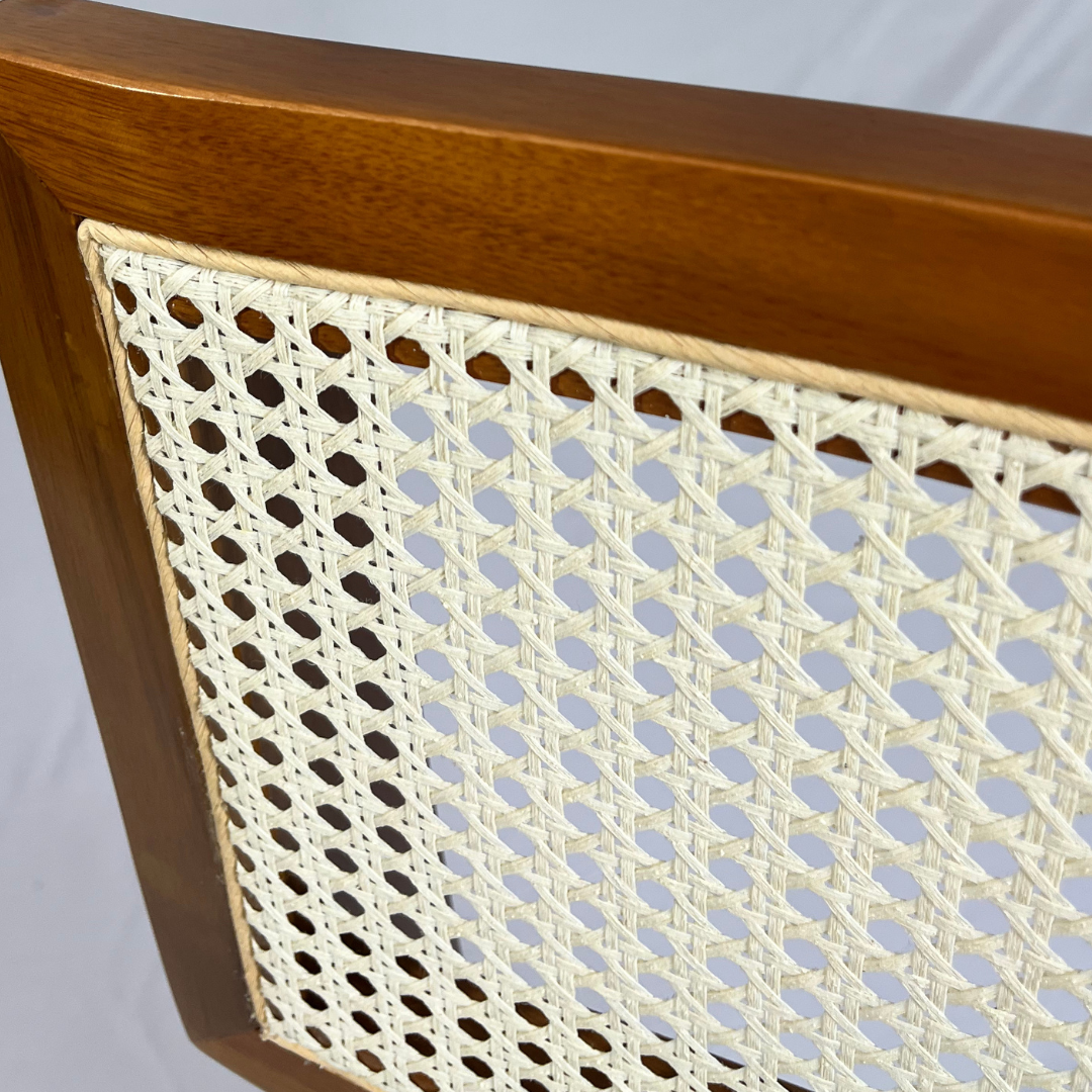 Conjunto Mesa Isa e 6 Cadeiras Estrela de Madeira maciça e encosto com Rattan Natural