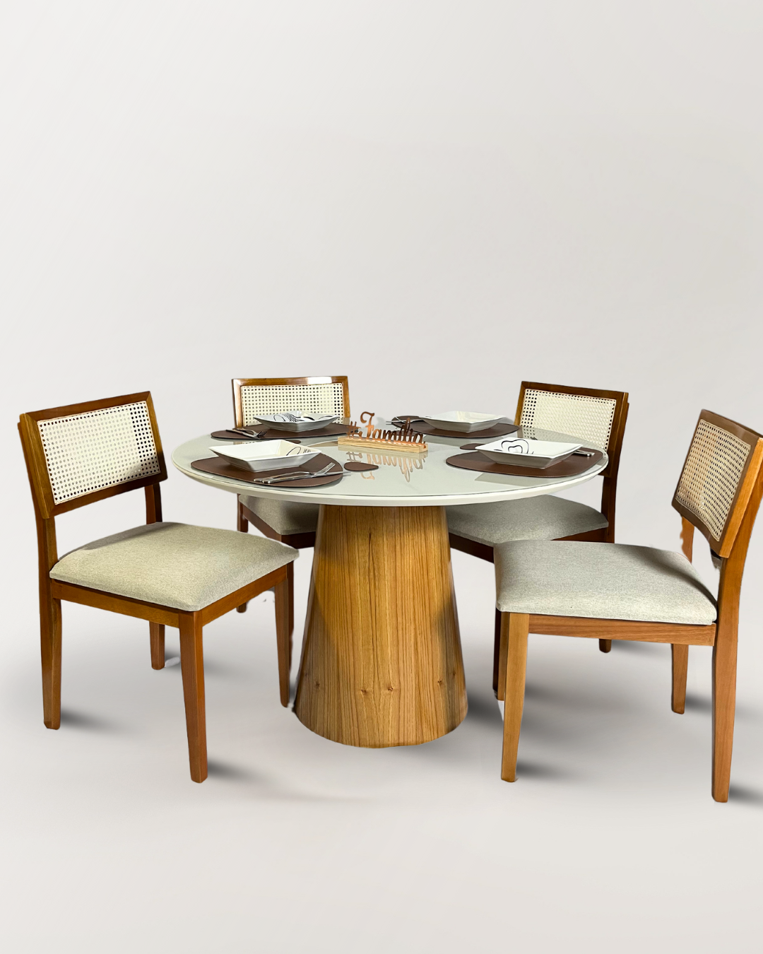 Mesa Redonda Eclipse: Sofisticação e Design Moderno para seu Ambiente