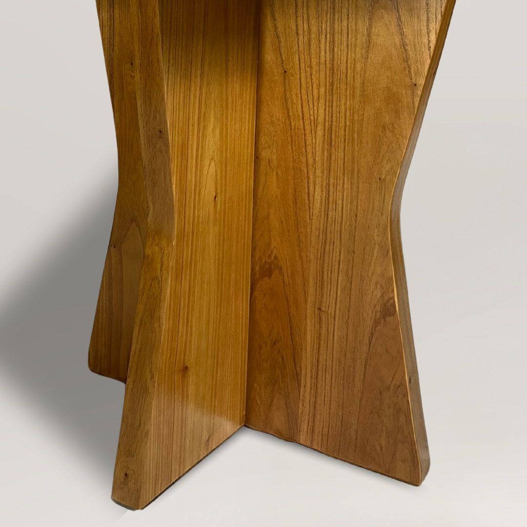 Conjunto Mesa Isa e 6 Cadeiras Estrela de Madeira maciça e encosto com Rattan Natural